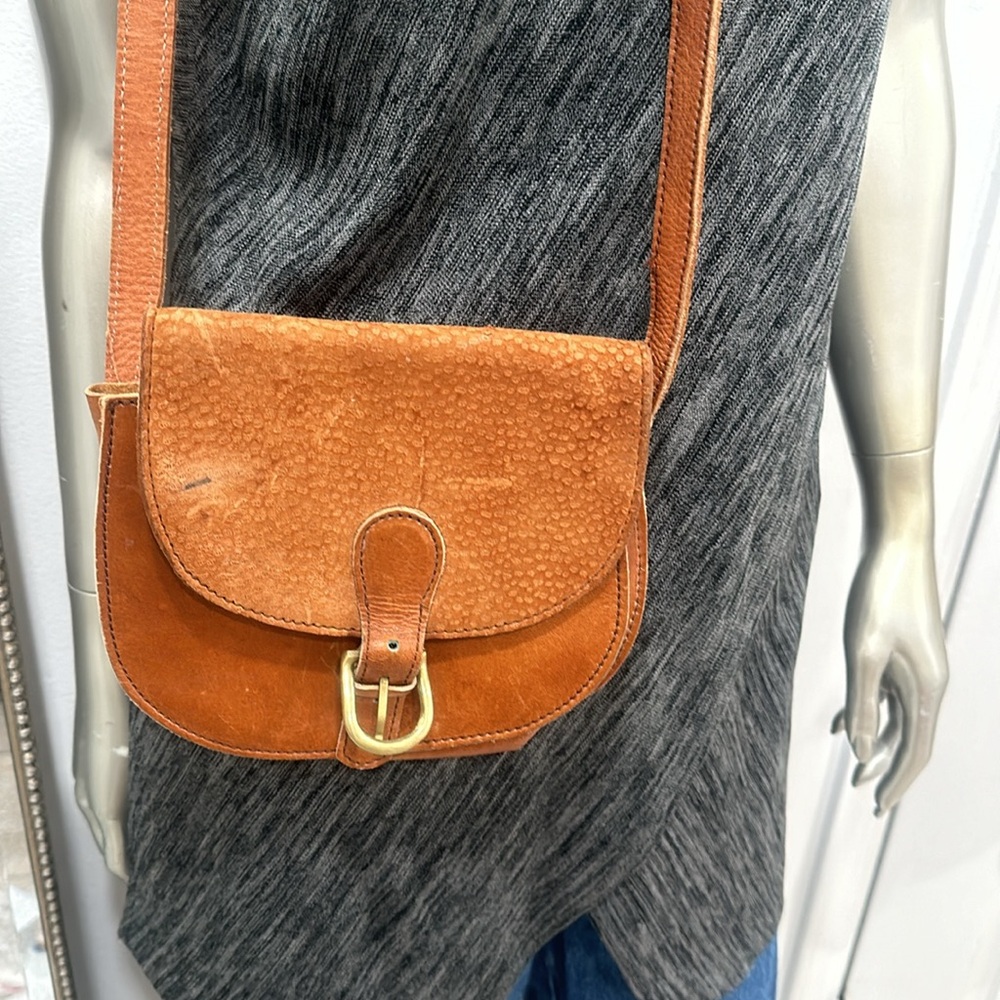 Puesto chico natural leather saddle crossbody handbag